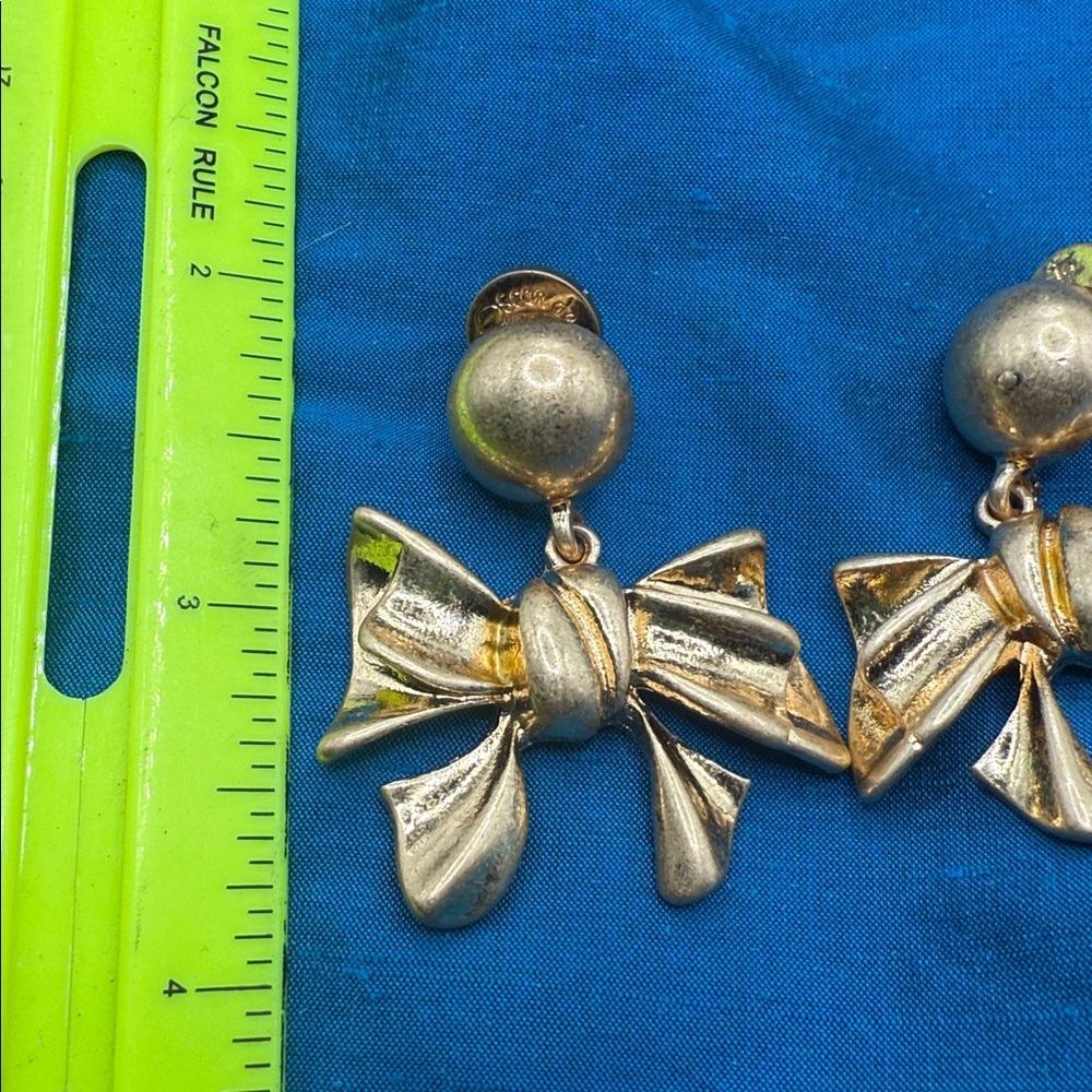 Oscar de la renta now earrings - Picture 5 of 6